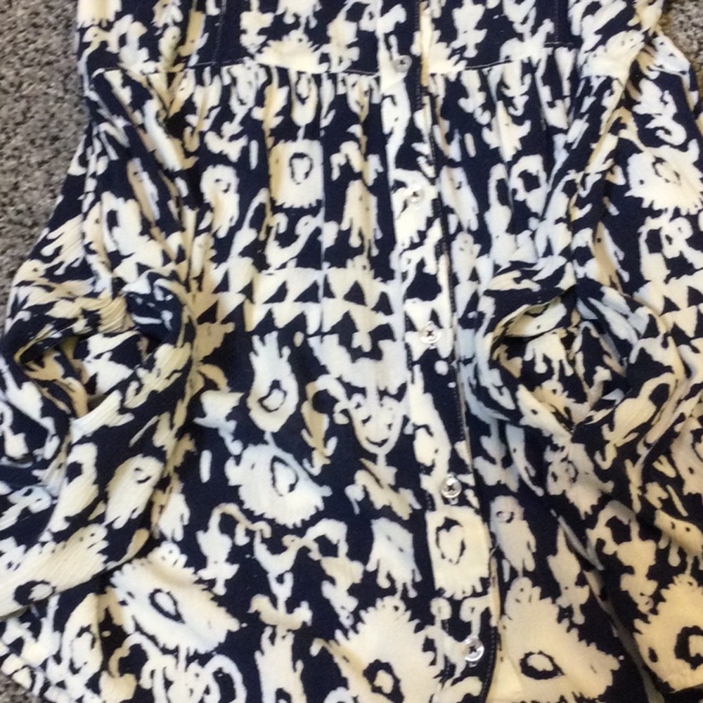 XS Anthro/Victoria Virginia navy Aztec top - Picture 7 of 15